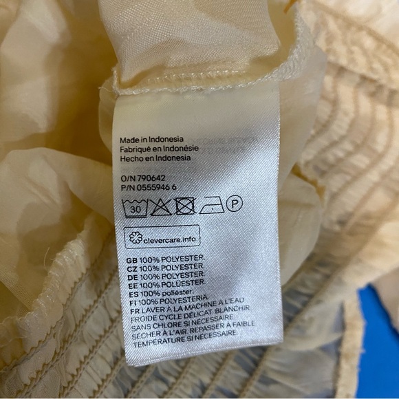 NWT! H&M Cream Lace Blouse - Picture 7 of 13